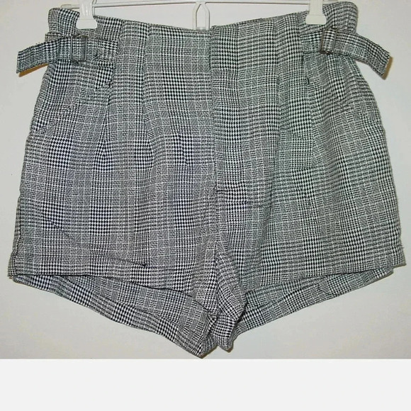 Urban Outfitters BDG Size 6 High Waist Black White Shorts Plaid Checked - Picture 1 of 3